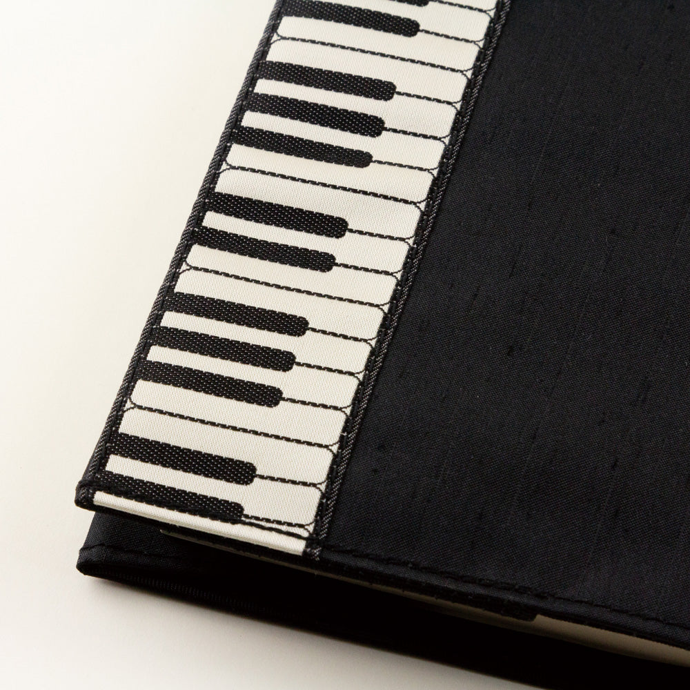 繻子（しゅす）織りブックカバー　［鍵盤/飛び猫/立ち猫/ト音記号/ヘ音記号］