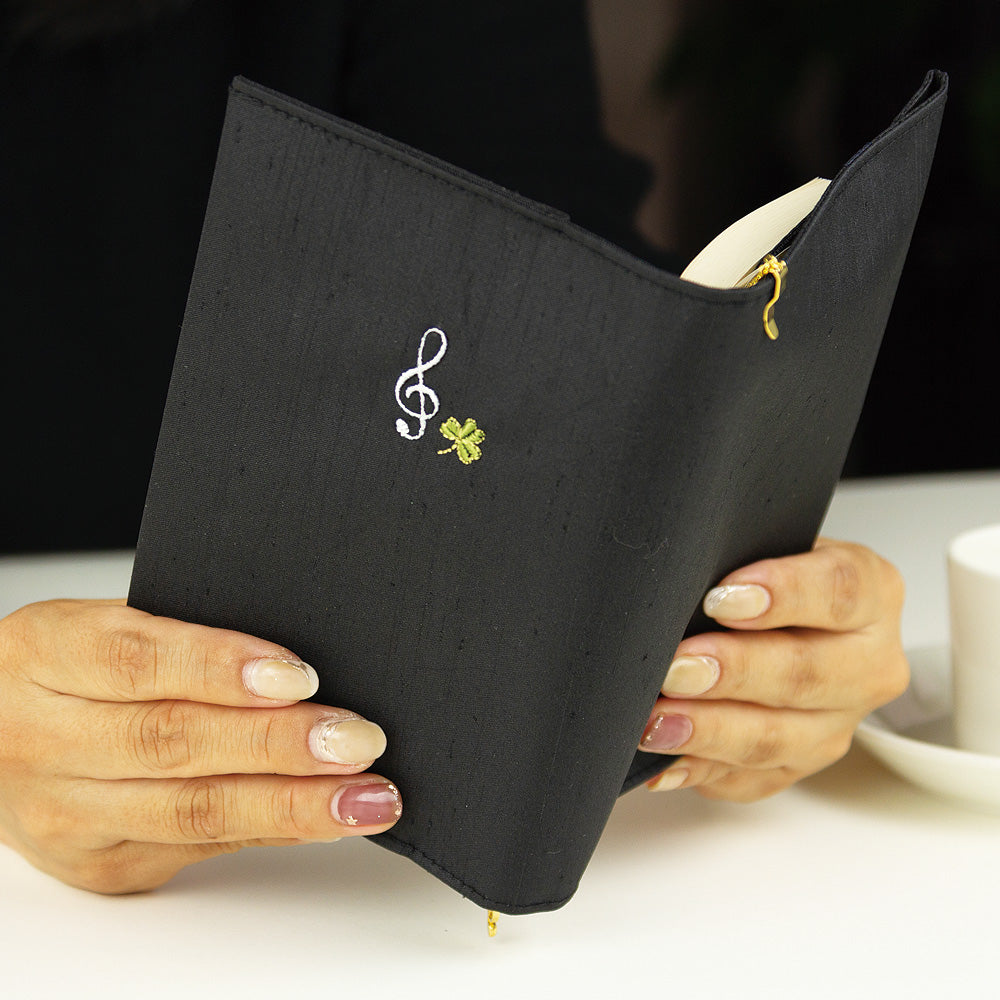 繻子（しゅす）織りブックカバー　［鍵盤/飛び猫/立ち猫/ト音記号/ヘ音記号］