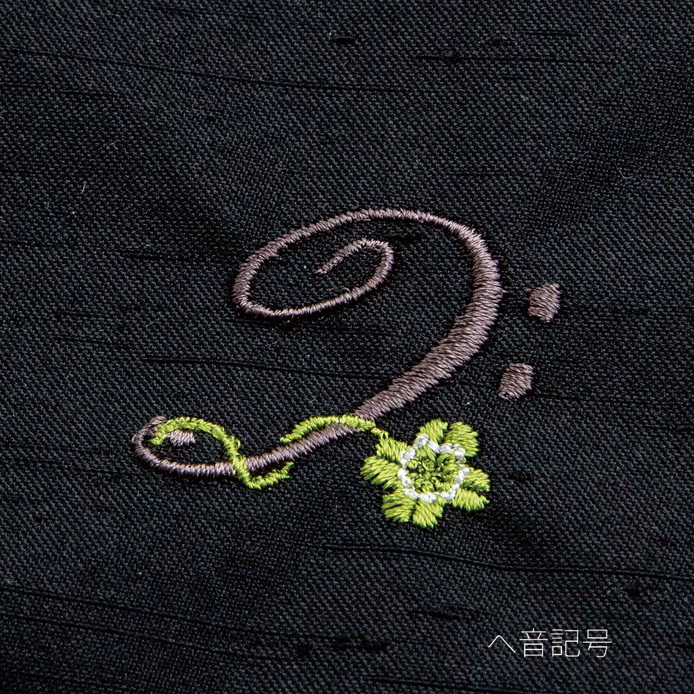 エンブロイダリー（刺繍）マルチポーチ