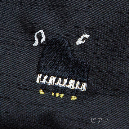 エンブロイダリー（刺繍）マルチポーチ