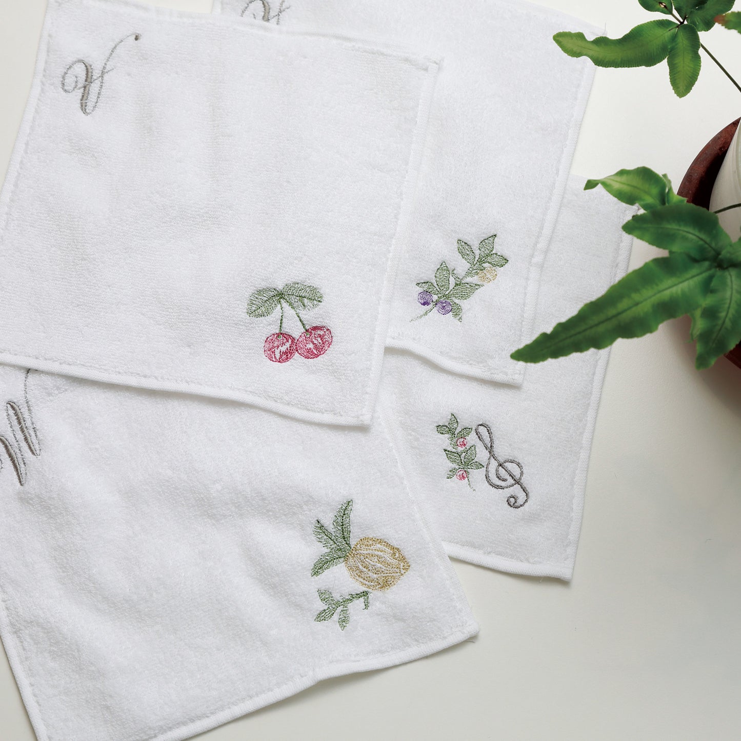 [Grabado personalizado] Pañuelo bordado para días apacibles